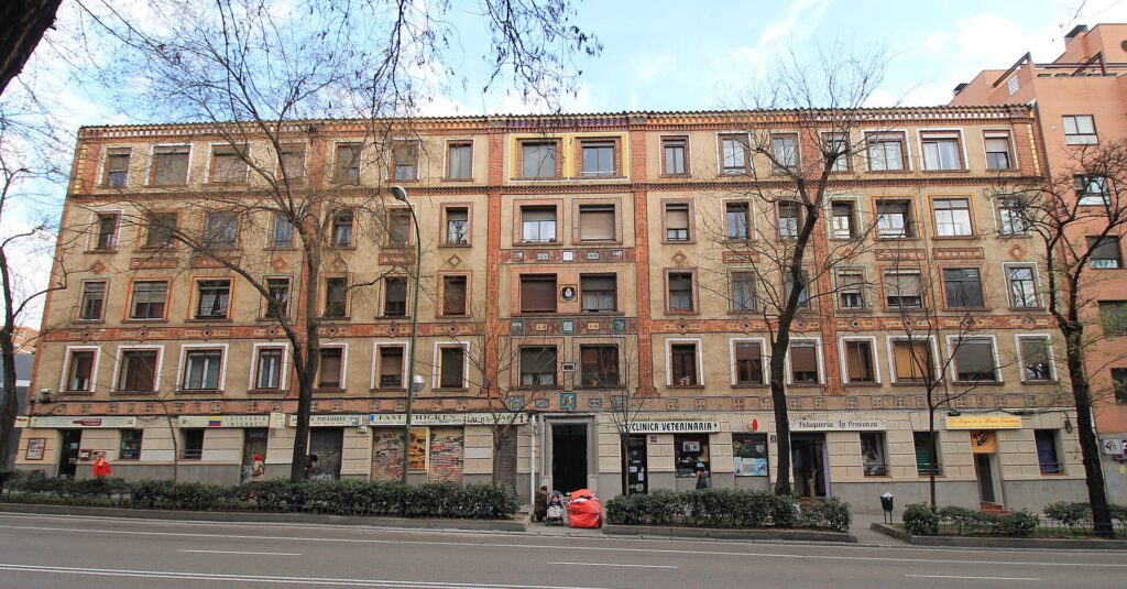 Housing building at 59 Paseo de las Acacias (street) in Madrid (Spain).